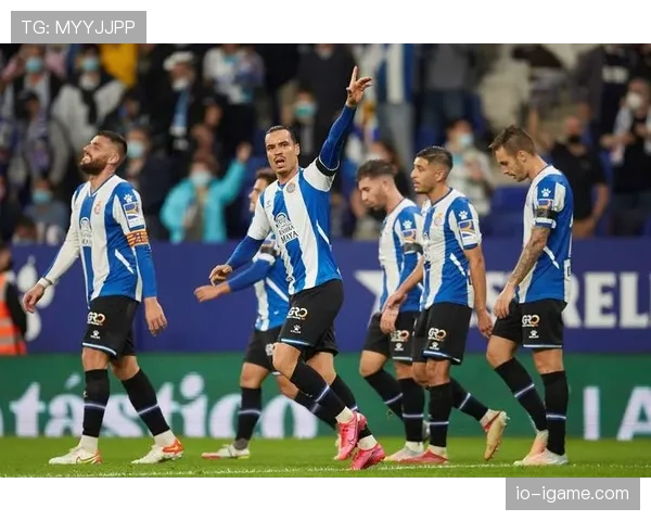 西班牙人中路渗透战术奏效,客场逆转取胜