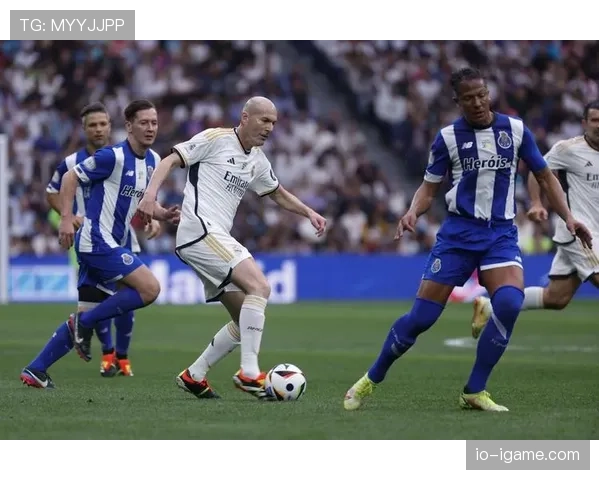 菲戈传奇再书华章：重塑足球历史的新篇章引热议