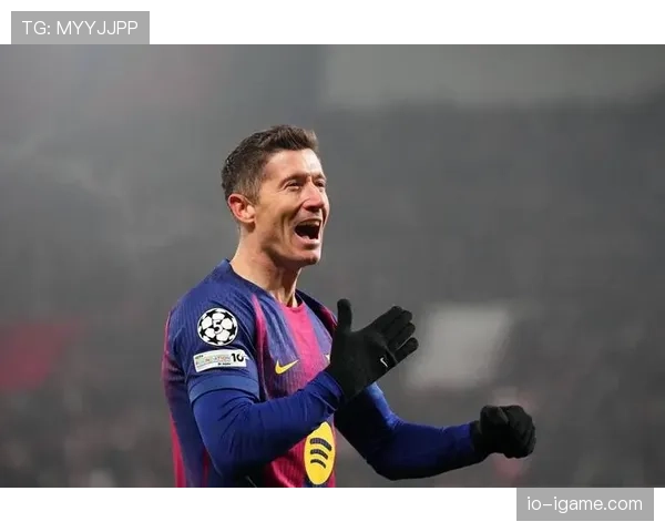 莱万多夫斯基与梅西近期表现对比:状态走势与进攻效率分析 莱万多夫斯基与梅西近期表现对比:状态走势与进攻效率分析